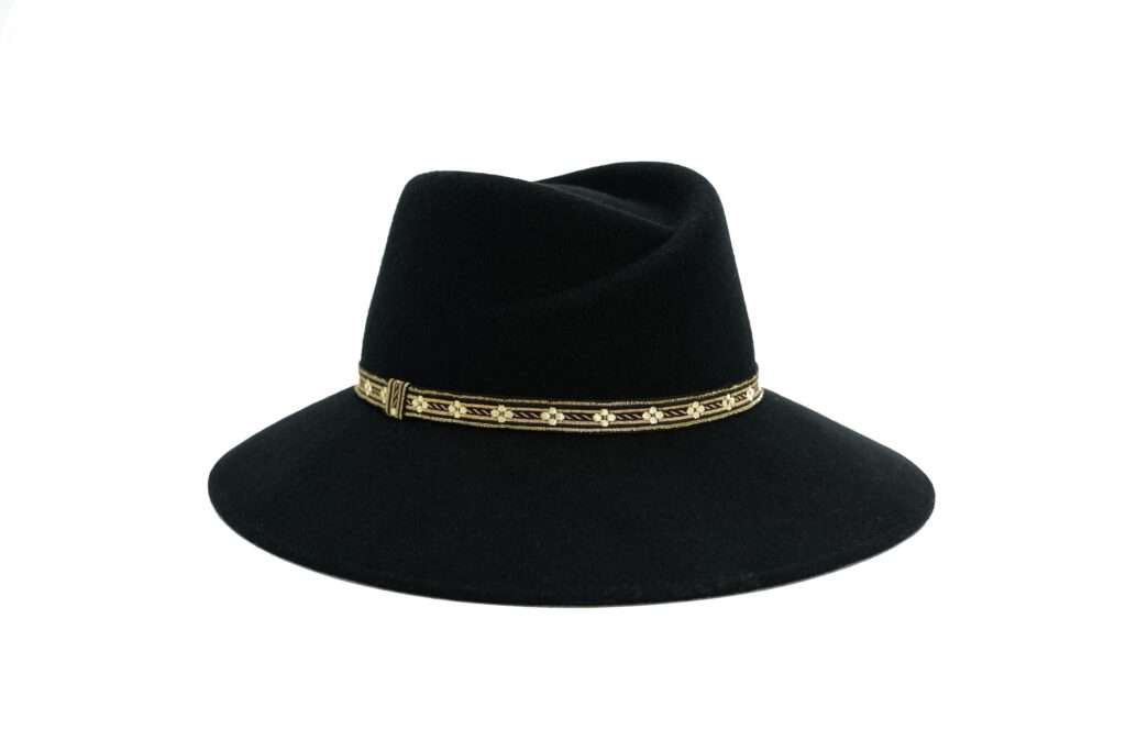 Chapeau d'hiver "Lattraviata" en feutre de laine de la chapellerie MontCapel