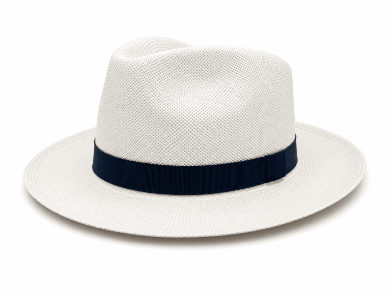 Chapeau de paille de la marque MontCapel, modèle l'Italien avec un galon bleu foncé vu de 3/4 face.