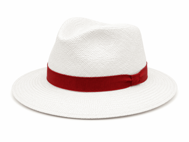 Chapeau de paille de la marque MontCapel, modèle Nimporteki avec un ruban cognac vu de 3/4 face.